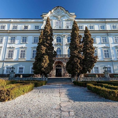 Hotel Schloss Leopoldskron Salzburg Bagian luar foto