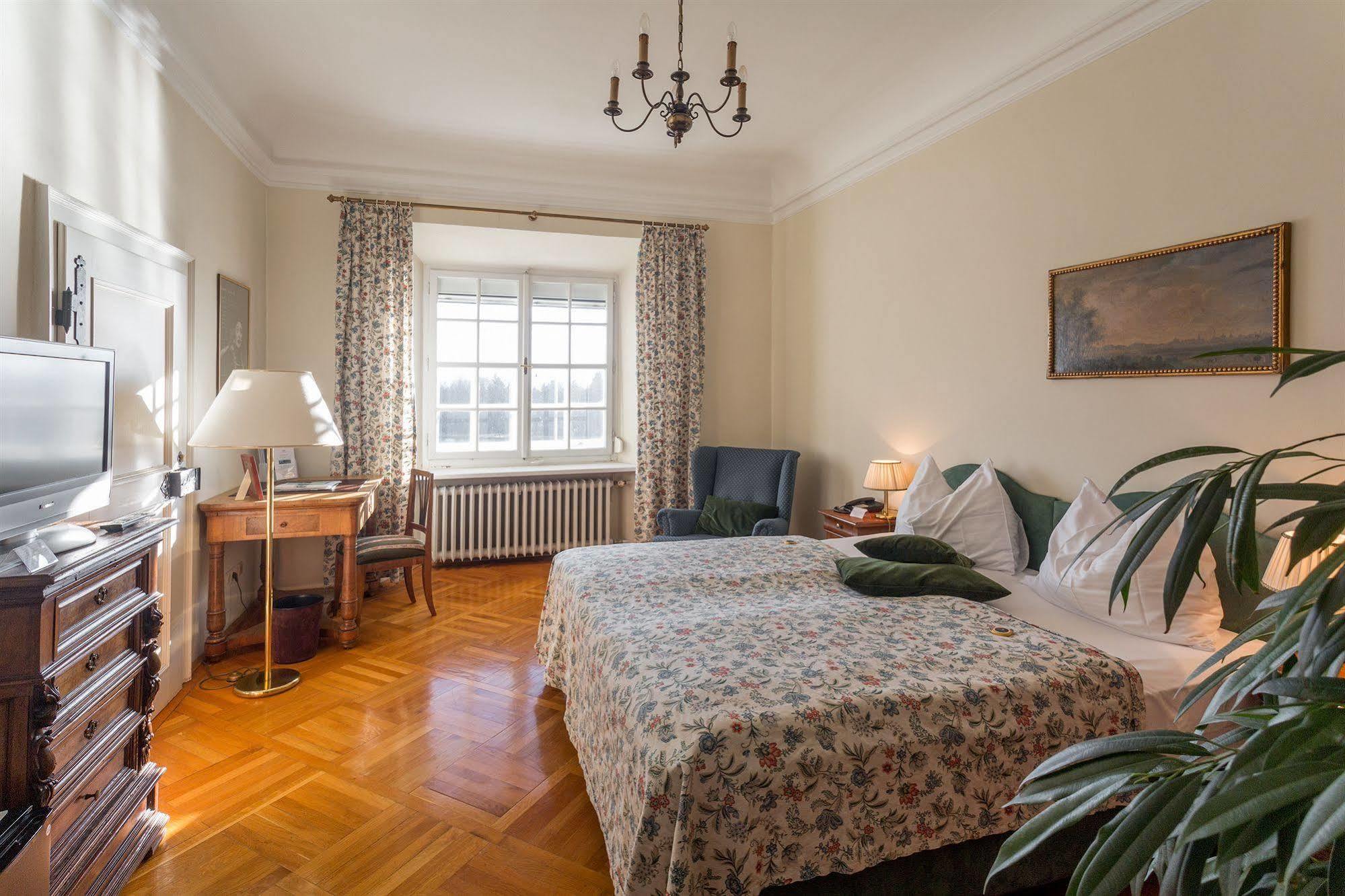 Hotel Schloss Leopoldskron Salzburg Bagian luar foto